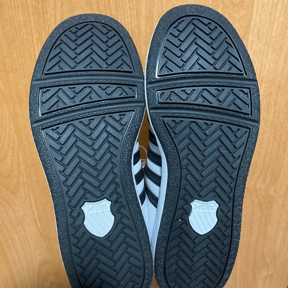 NWB K-Swiss Sneakers - Picture 4 of 6